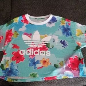 AUTHENTIC ADIDAS CROP TOP....